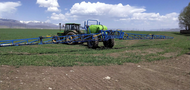 LANDWIRTSCHAFTLICHES SPRÜHGERÄT (TRACOT-SPRÜHGERÄT) PXL22/1200